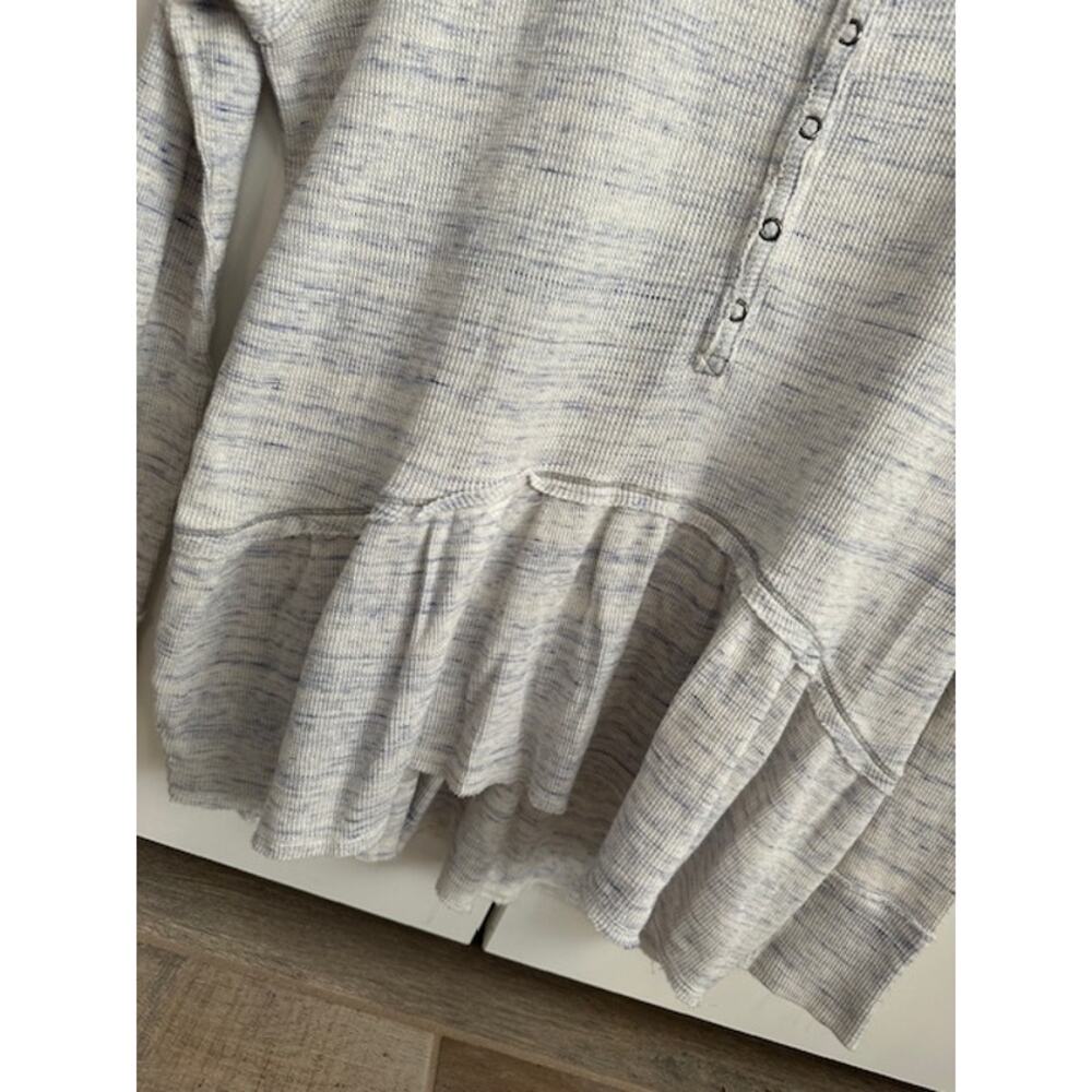 We The Free Coastline Peplum Thermal Henley Size: Medium - Picture 4 of 7